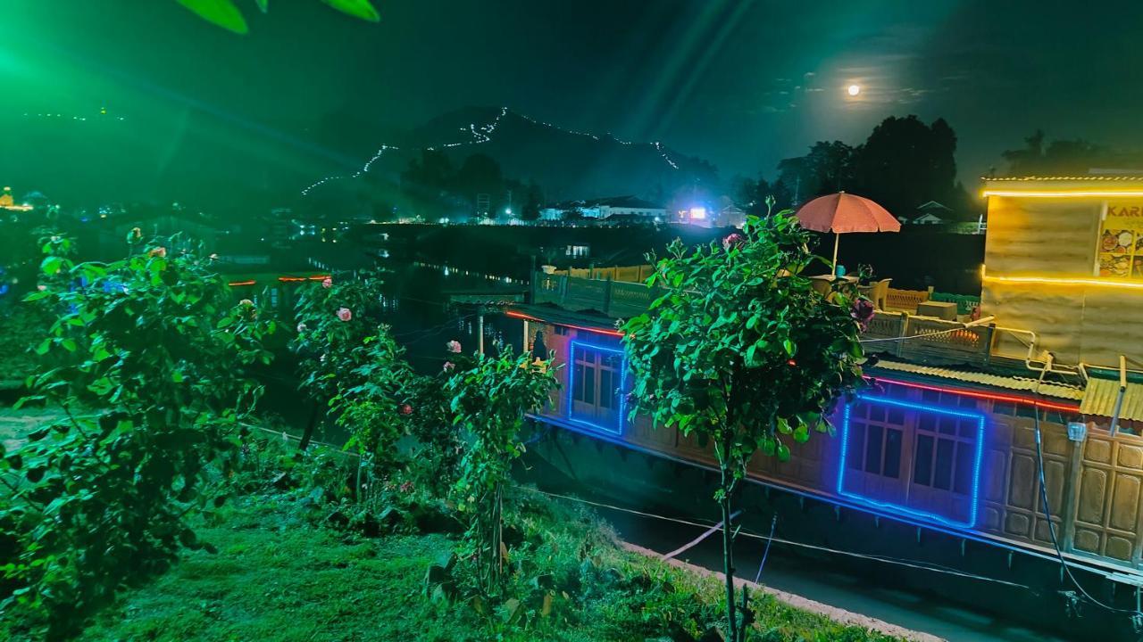 Houseboat Karima Palace Srinagar  Exterior photo